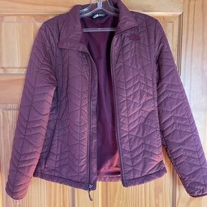 Women's puffer North Face jacket